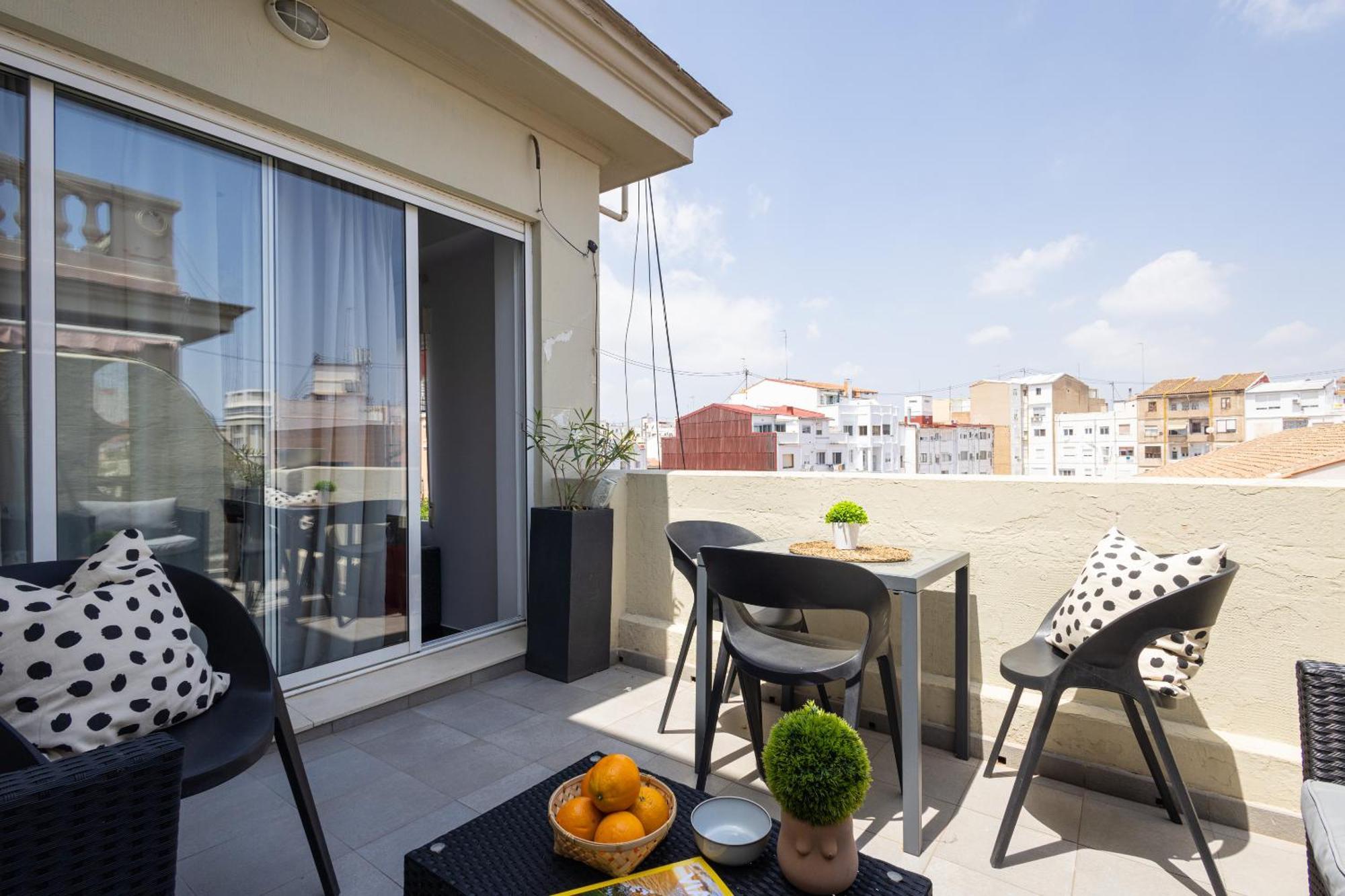 Florit Flats - Stylish 2 Bedroom Ac Wifi Terrace Attic In Valencia Center Dış mekan fotoğraf