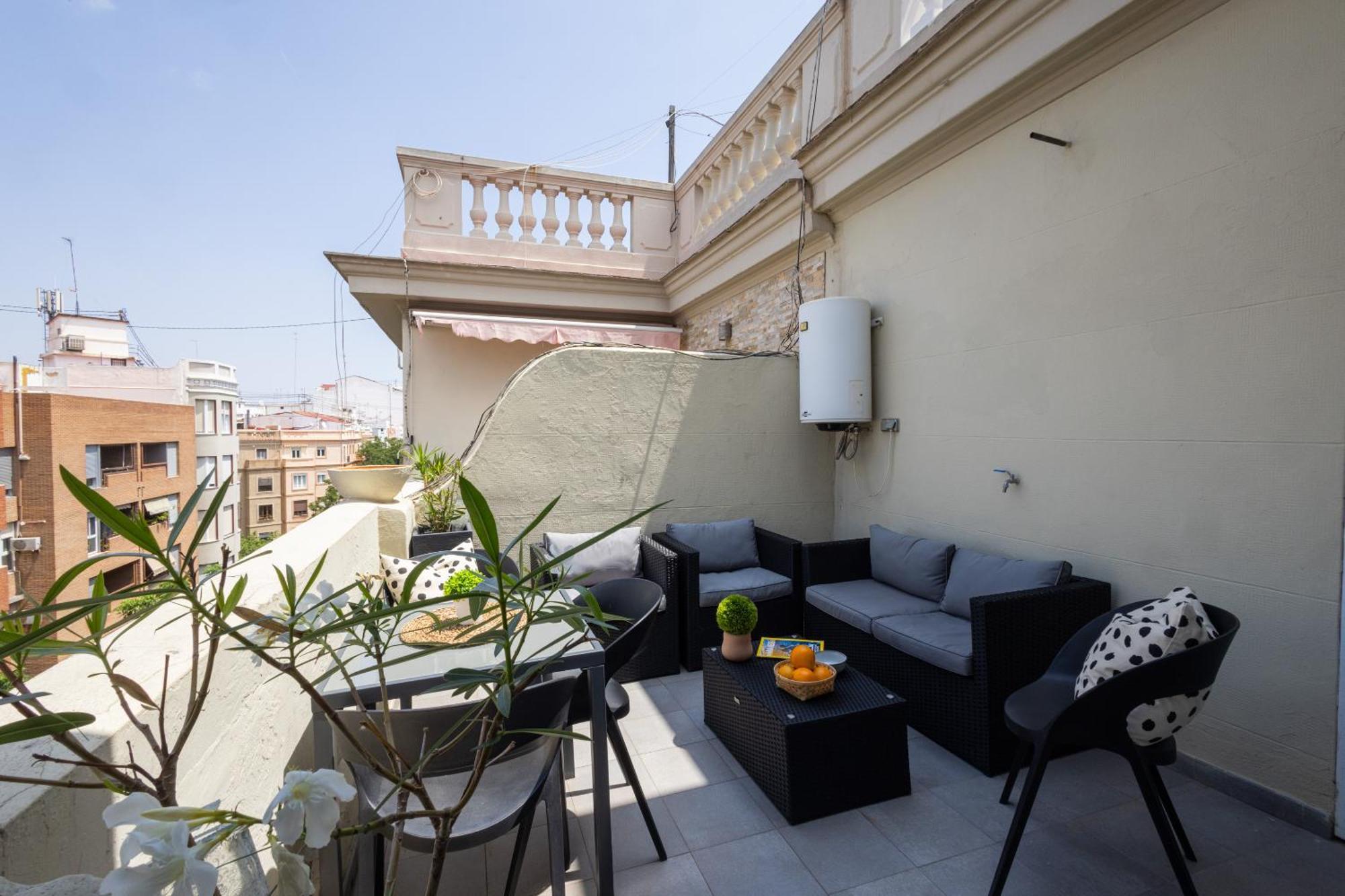 Florit Flats - Stylish 2 Bedroom Ac Wifi Terrace Attic In Valencia Center Dış mekan fotoğraf