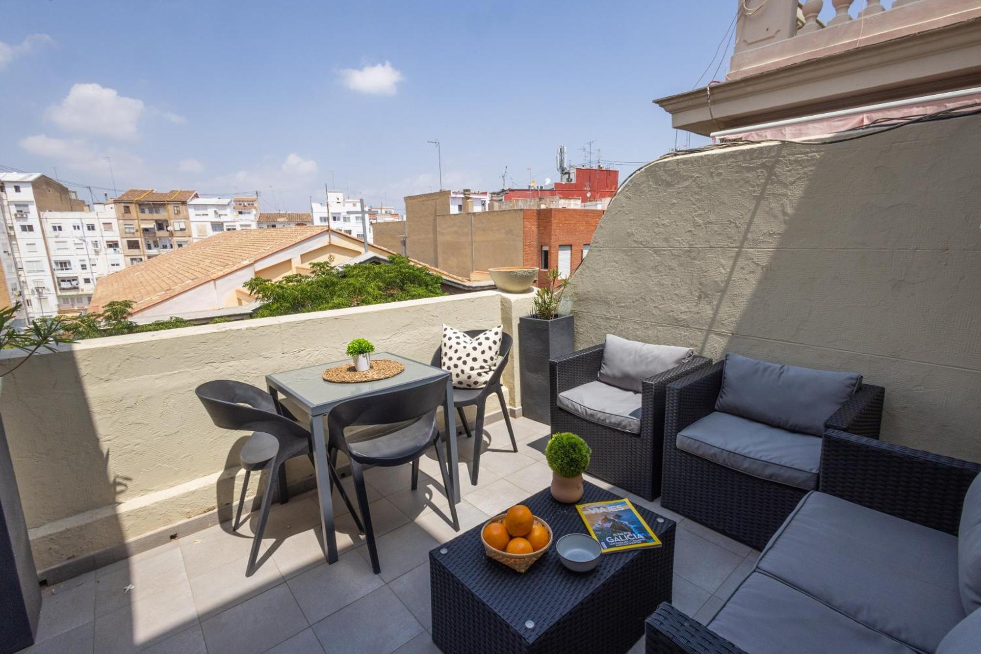 Florit Flats - Stylish 2 Bedroom Ac Wifi Terrace Attic In Valencia Center Dış mekan fotoğraf