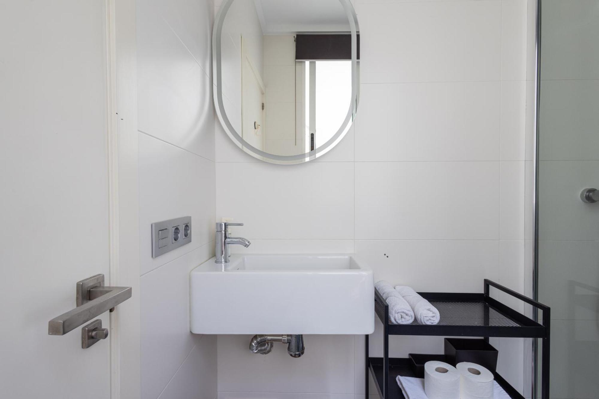 Florit Flats - Stylish 2 Bedroom Ac Wifi Terrace Attic In Valencia Center Dış mekan fotoğraf
